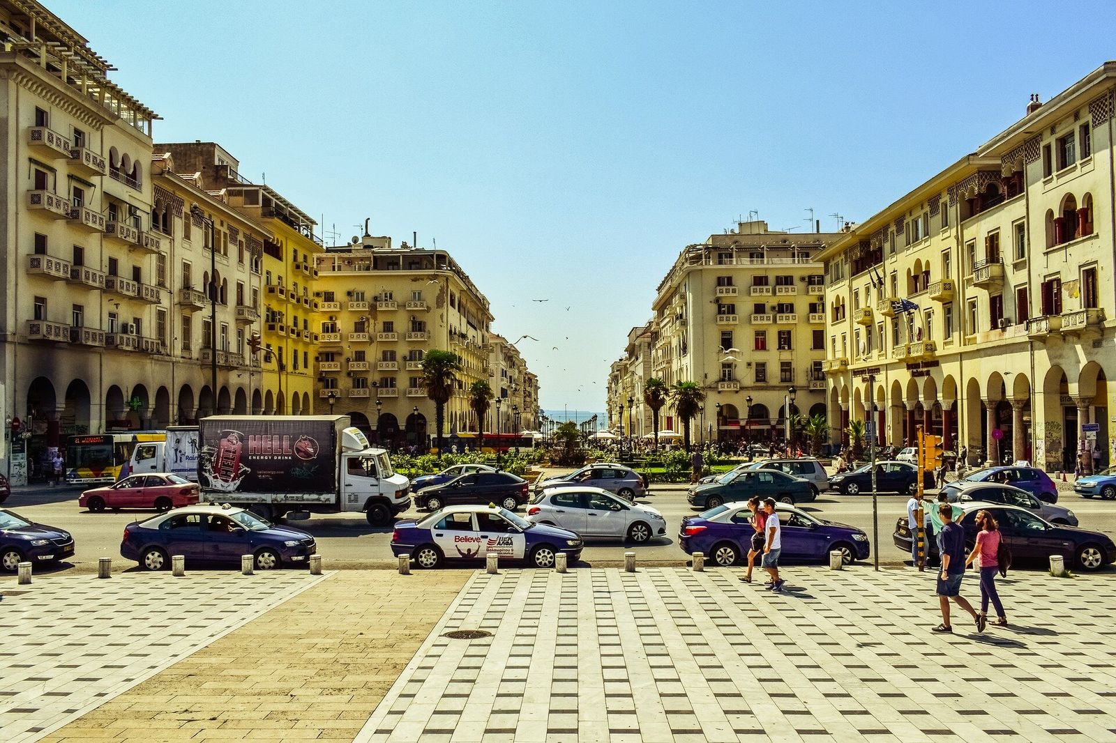 Car rental at Thessaloniki Downtown